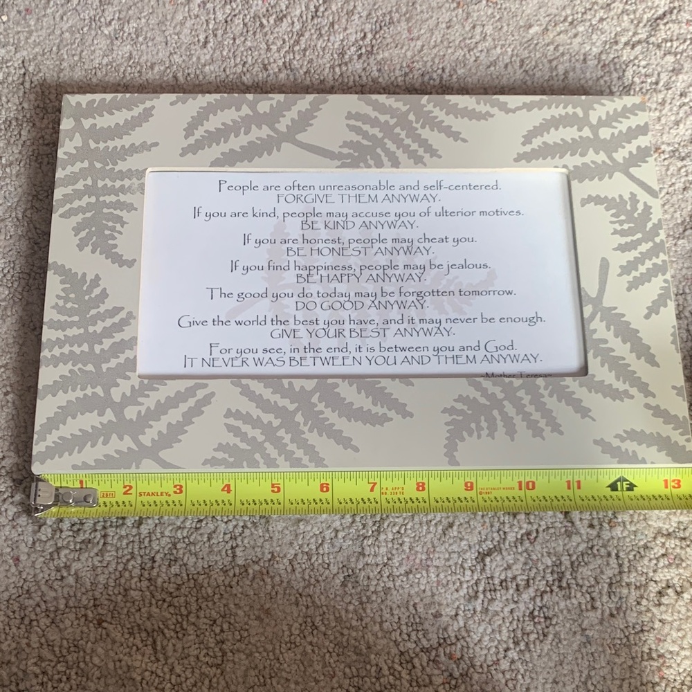 Decorative Leaf Patterned Picture Frame - Picture 3 of 5